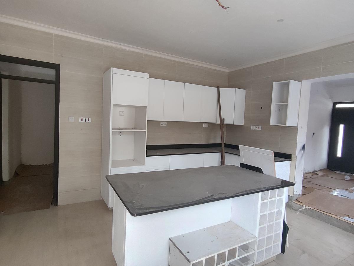 5 Bed Villa with En Suite in Lavington - 2