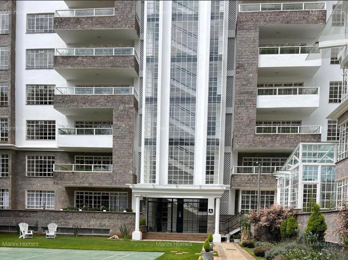 3 Bed Apartment with En Suite in Lavington - 1
