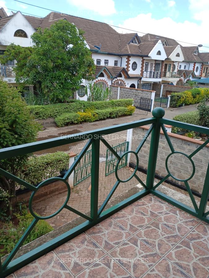 5 Bed House with En Suite at Red Cross - 11