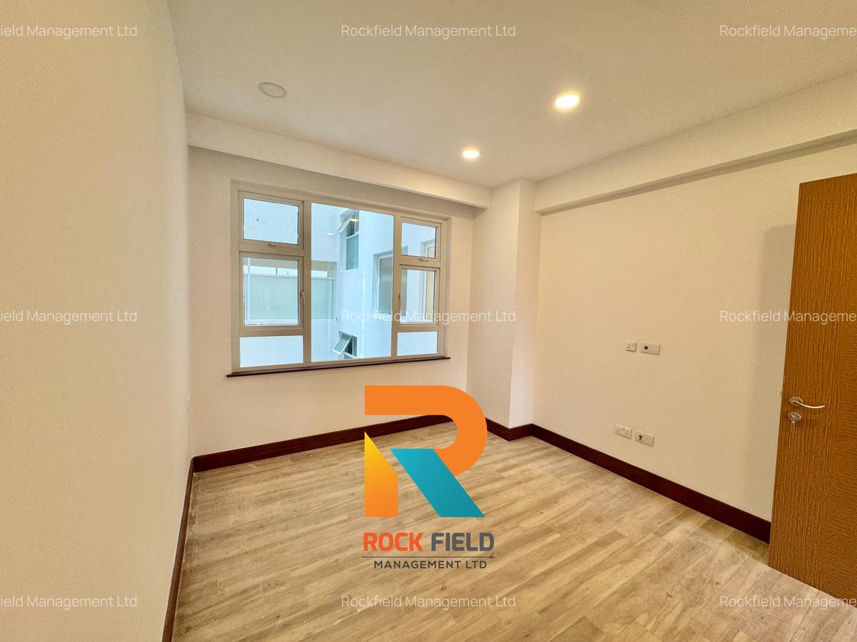 2 Bed Apartment with En Suite in Parklands - 16