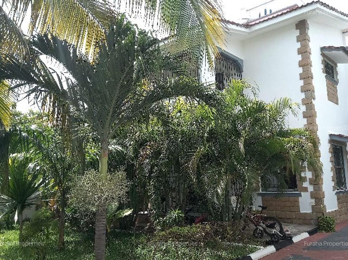 3 Bed Townhouse with En Suite in Shanzu - 2