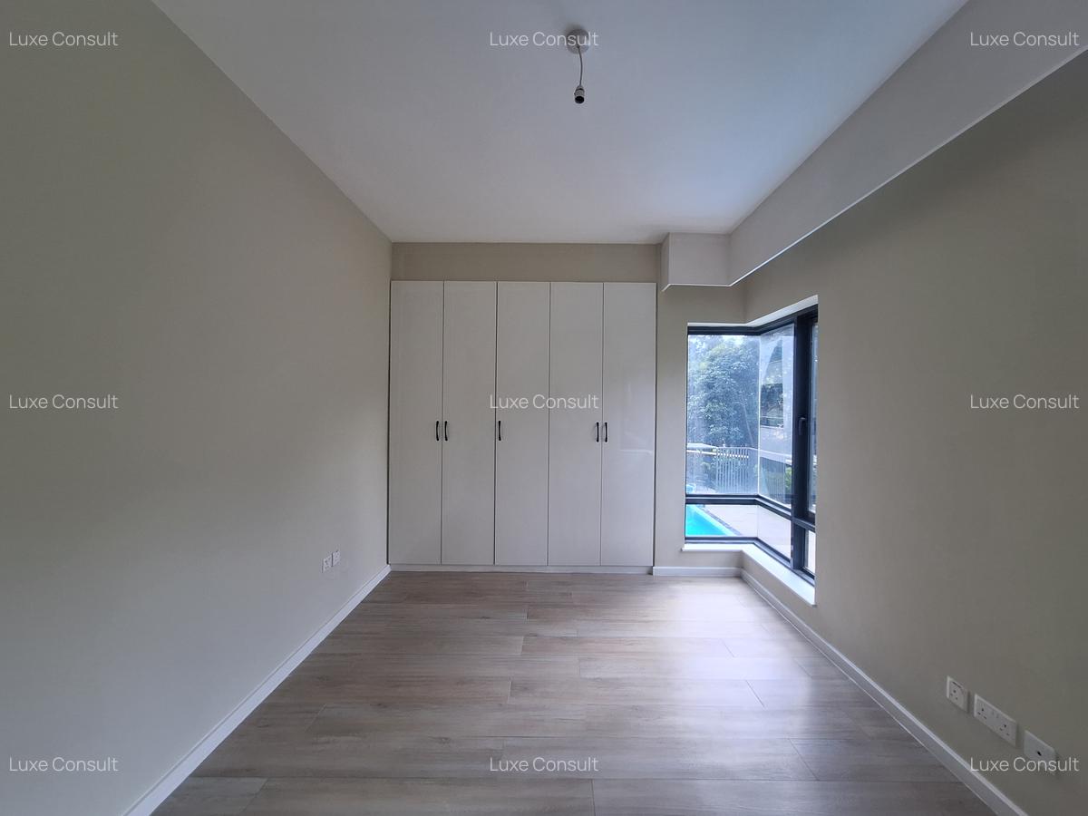 2 Bed Apartment with En Suite at Riverside Drive - 9