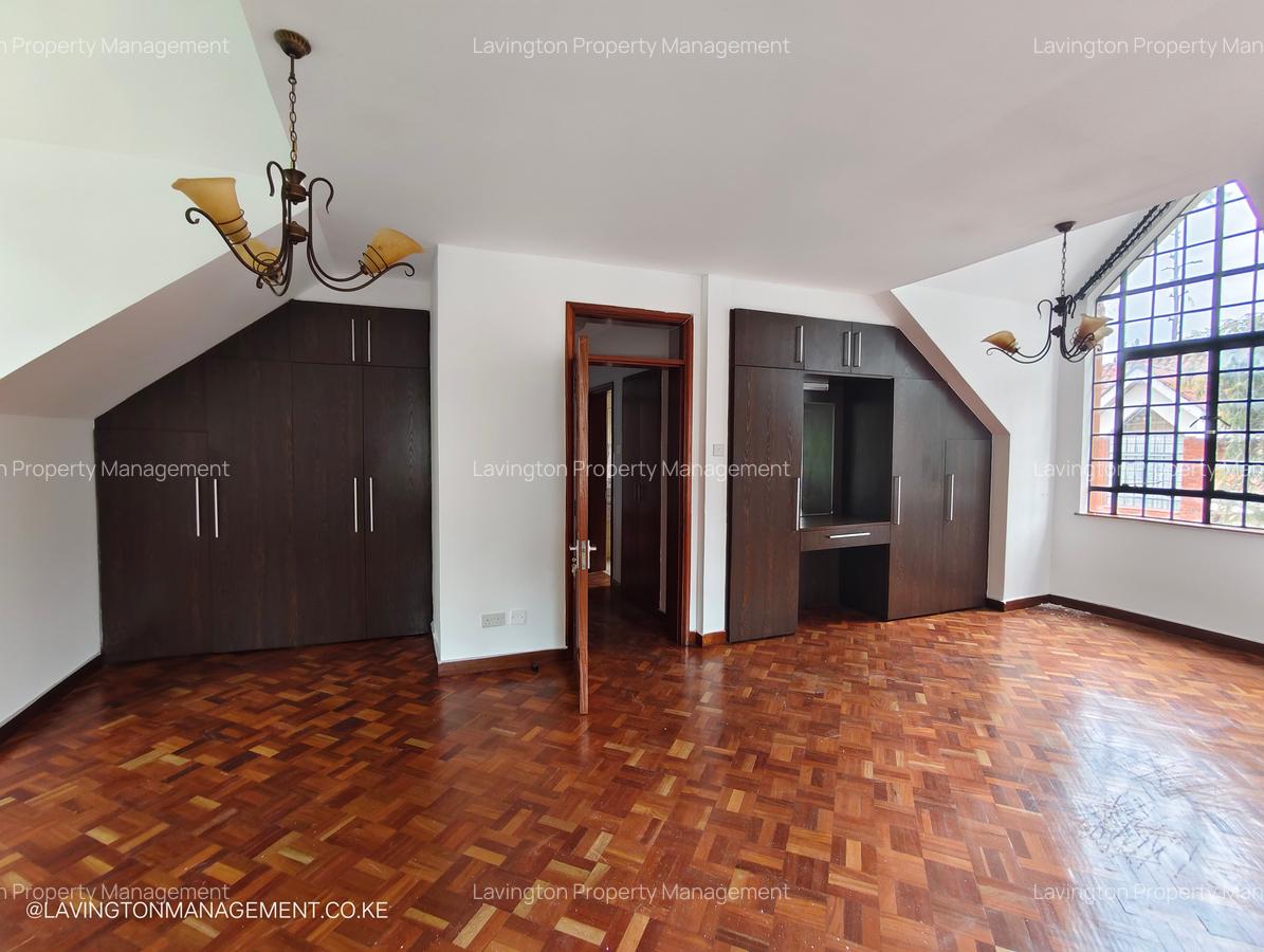 4 Bed Townhouse with En Suite at Lavington Green - 11