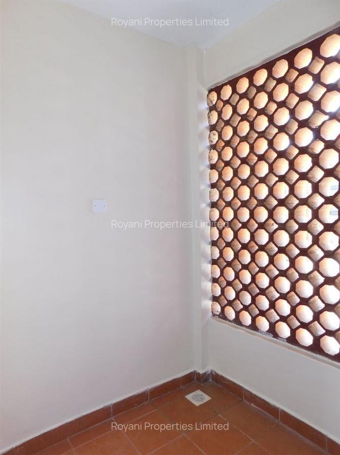 2 Bed Apartment with En Suite at Fourways Junction Estate - 14