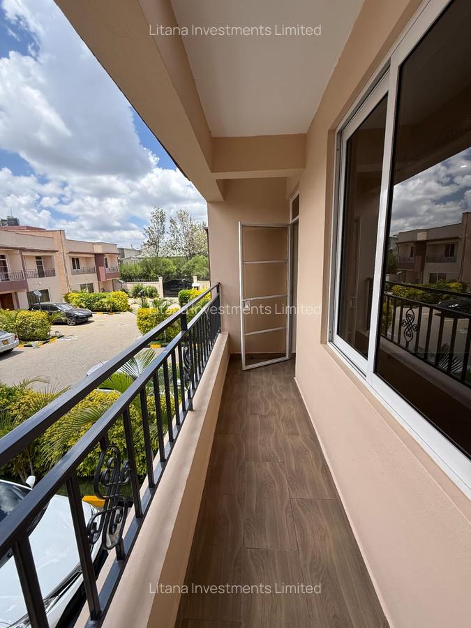 4 Bed Townhouse with En Suite at Gateway Mall - 14