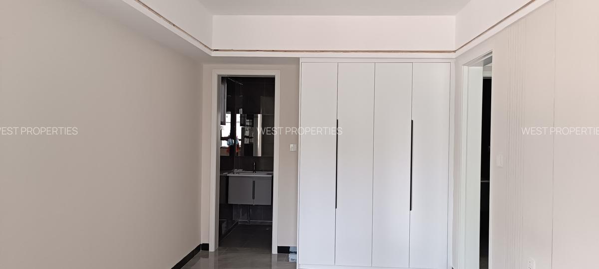 1 Bed Apartment with En Suite at Kilimani - 4