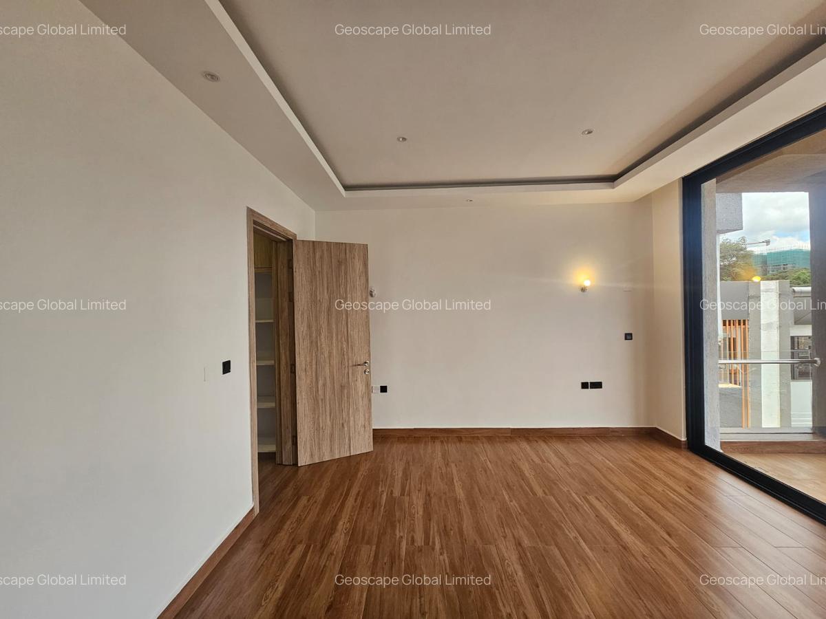 4 Bed Apartment with En Suite in Spring Valley - 11