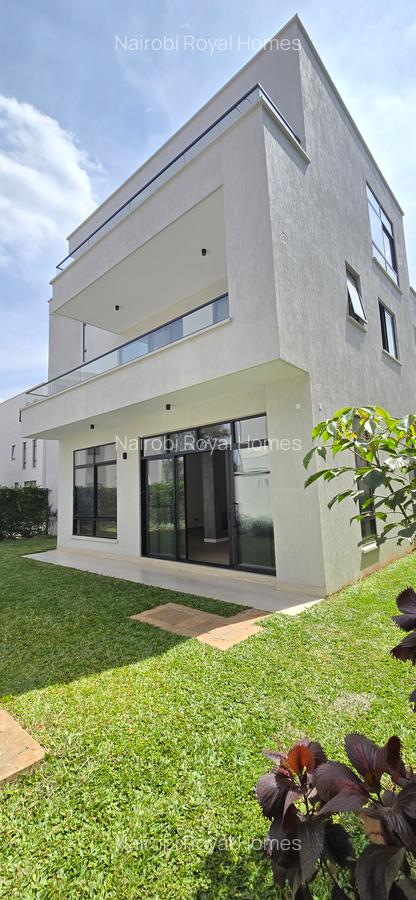 5 Bed Townhouse with En Suite at Lavington Green - 12