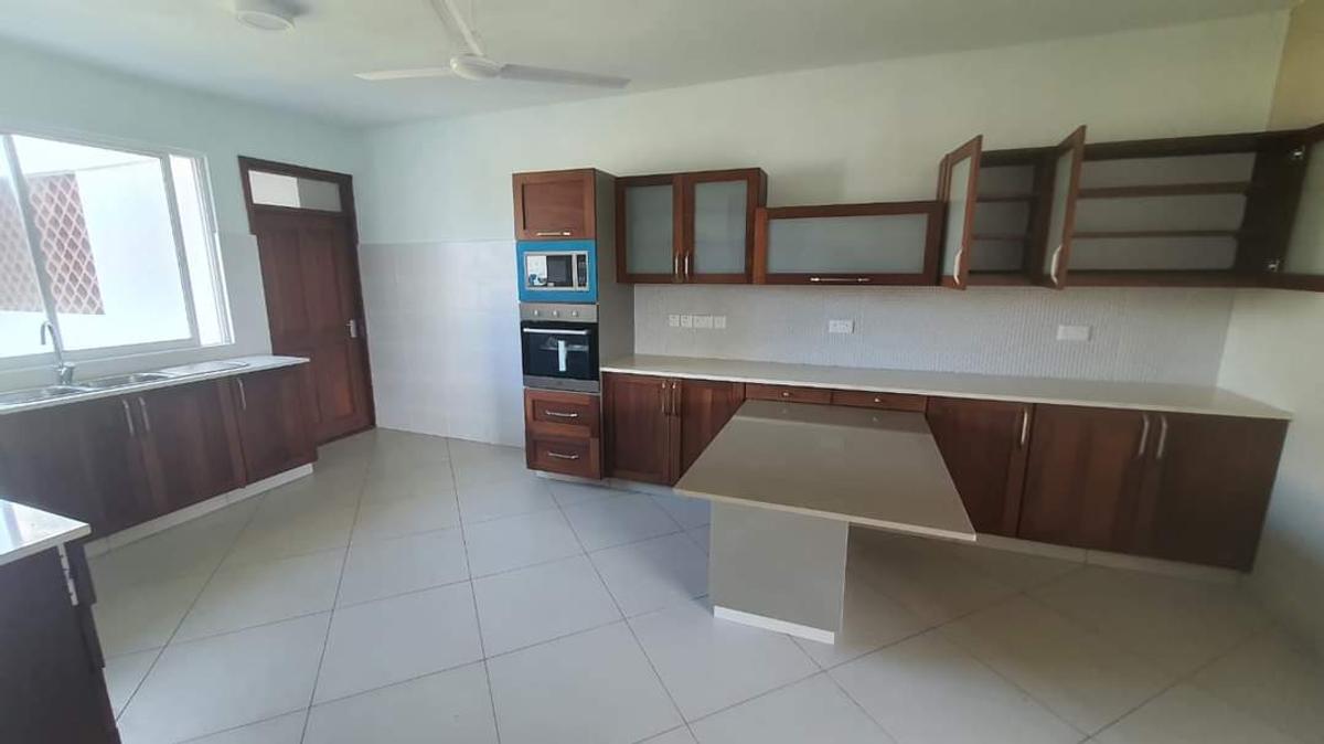 4 Bed Apartment with En Suite at Nyali - 3