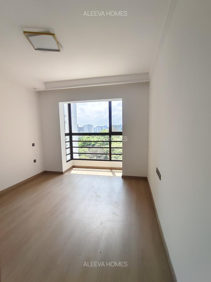 2 Bed Apartment with En Suite in Riverside - 13