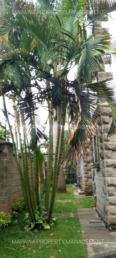 Serviced 3 Bed Apartment with En Suite in Dennis Pritt - 16