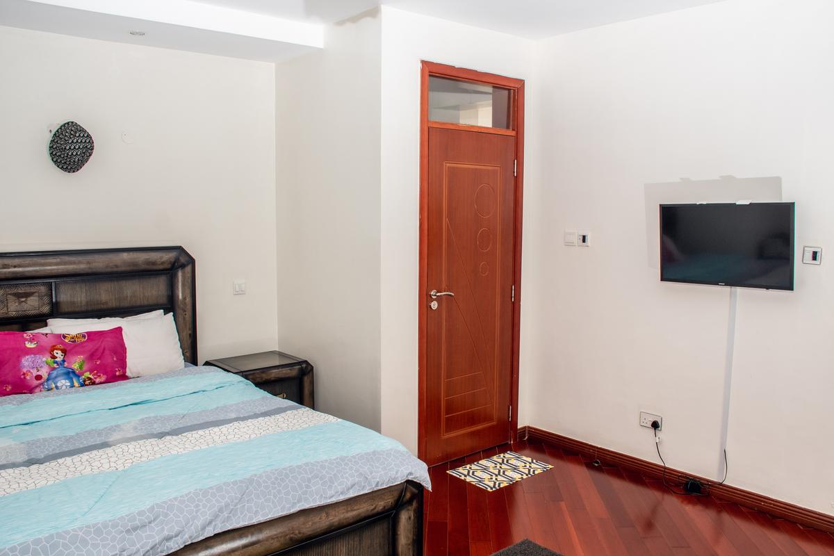 3 Bed Apartment with En Suite at Kingara Road - 17