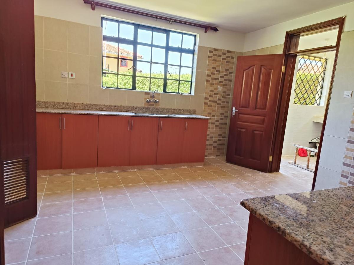 4 Bed House with En Suite at Fourways Junction Estate - 4