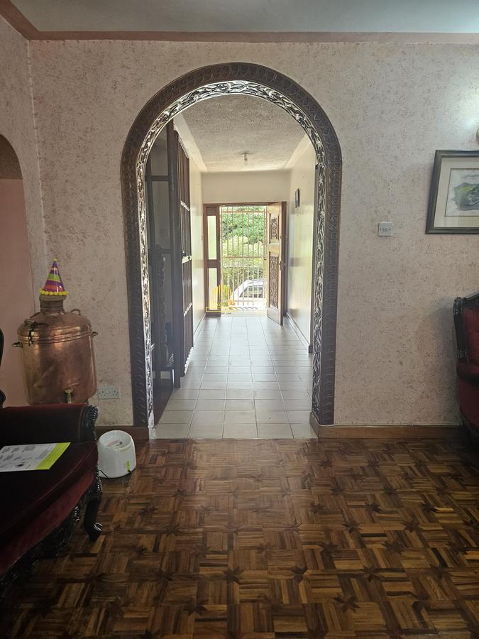 5 Bed Townhouse with En Suite in Parklands - 2