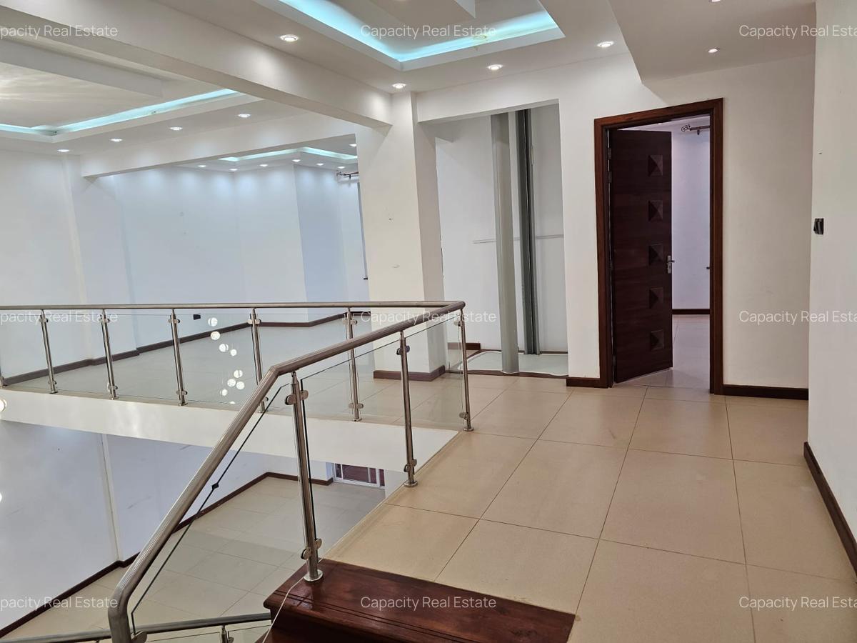 5 Bed Apartment with En Suite in General Mathenge - 11