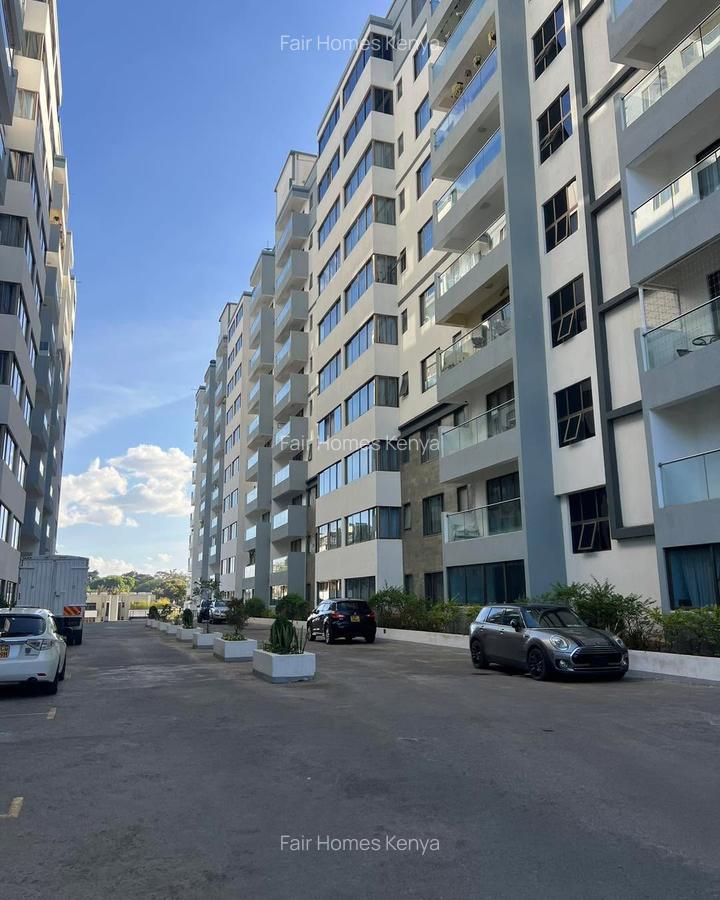 3 Bed Apartment with En Suite at Hatheru Road - 1