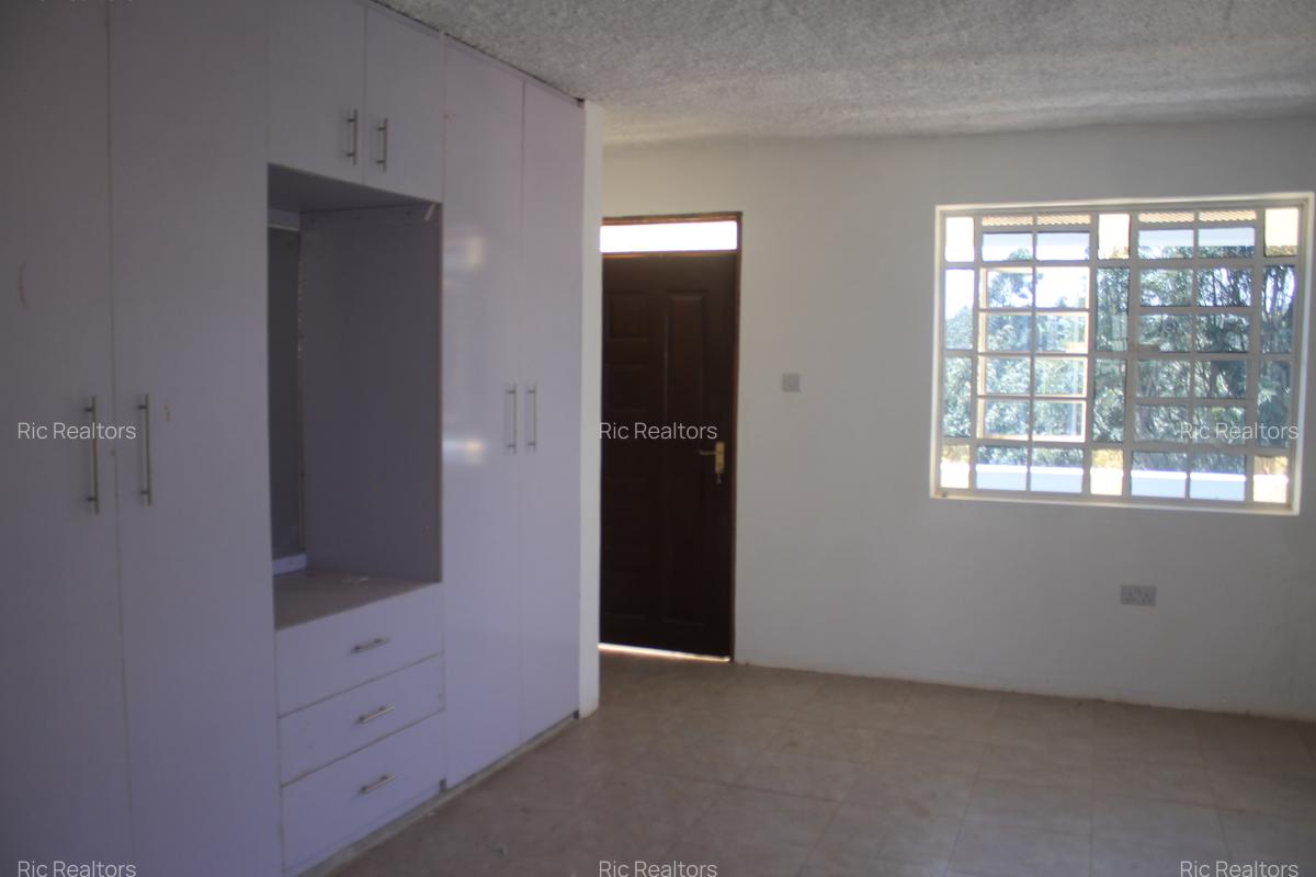 3 Bed Townhouse with En Suite at Karen Plains - 14