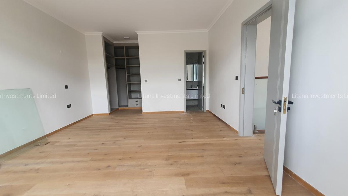 5 Bed Townhouse with En Suite in Lavington - 7