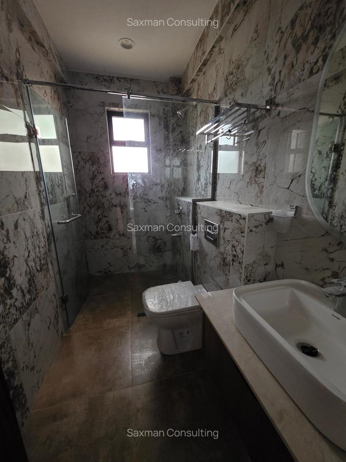 2 Bed Apartment with En Suite in Brookside - 6