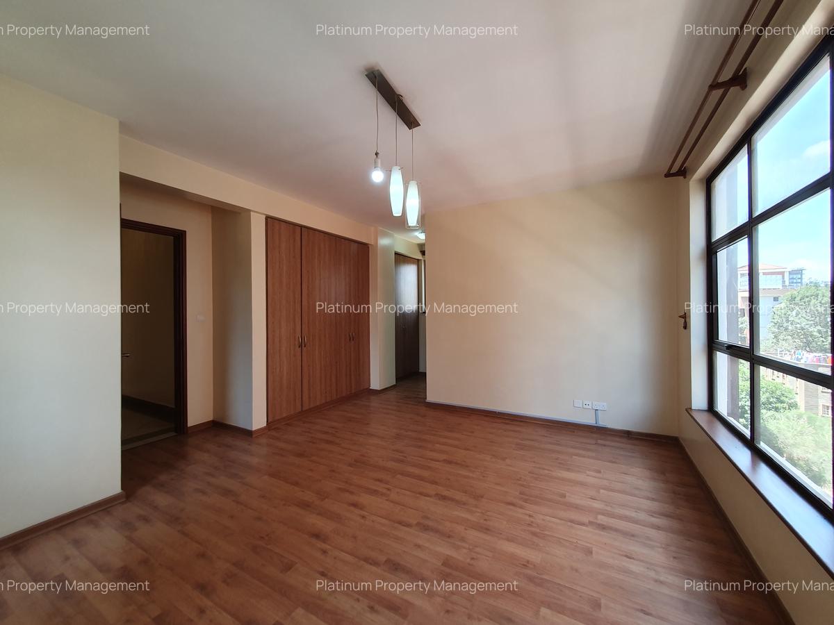 4 Bed Apartment with En Suite at One West Park - 17