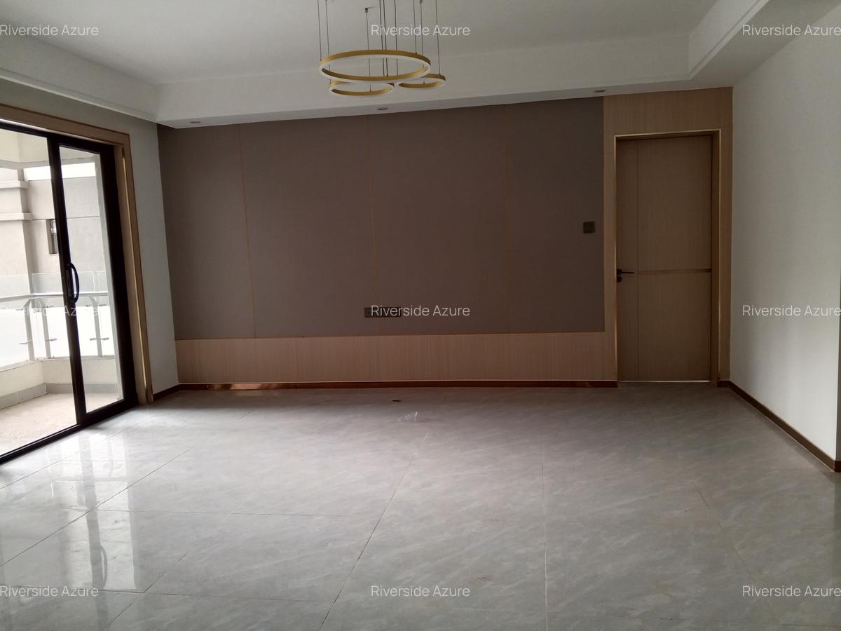 Serviced 2 Bed Apartment with En Suite at Riverside - 1