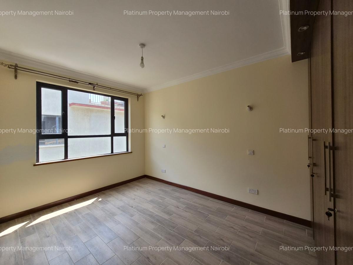 3 Bed Apartment with En Suite at Second Parklands - 13