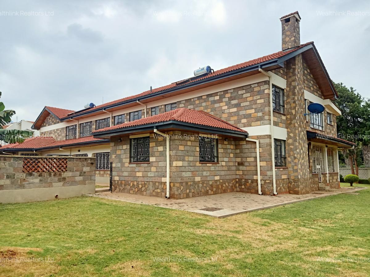 5 Bed House with En Suite at Nyari - 9