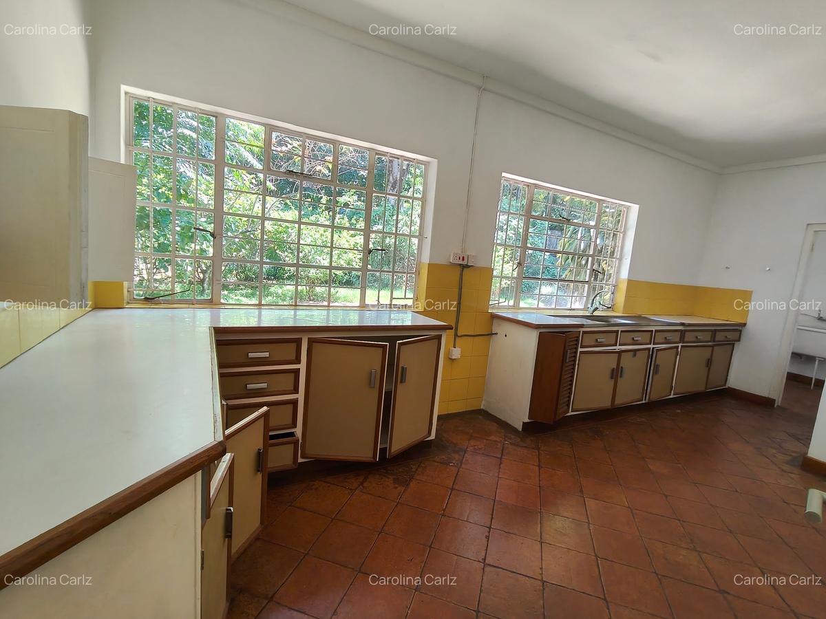 2 Bed House with En Suite at Lakeview - 6