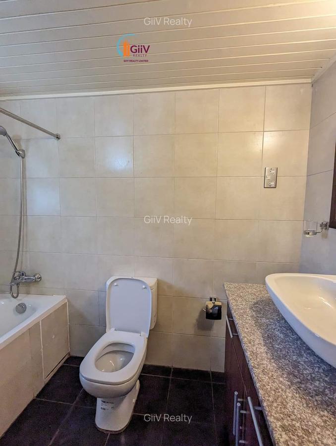 4 Bed Apartment with Swimming Pool in Riverside - 13