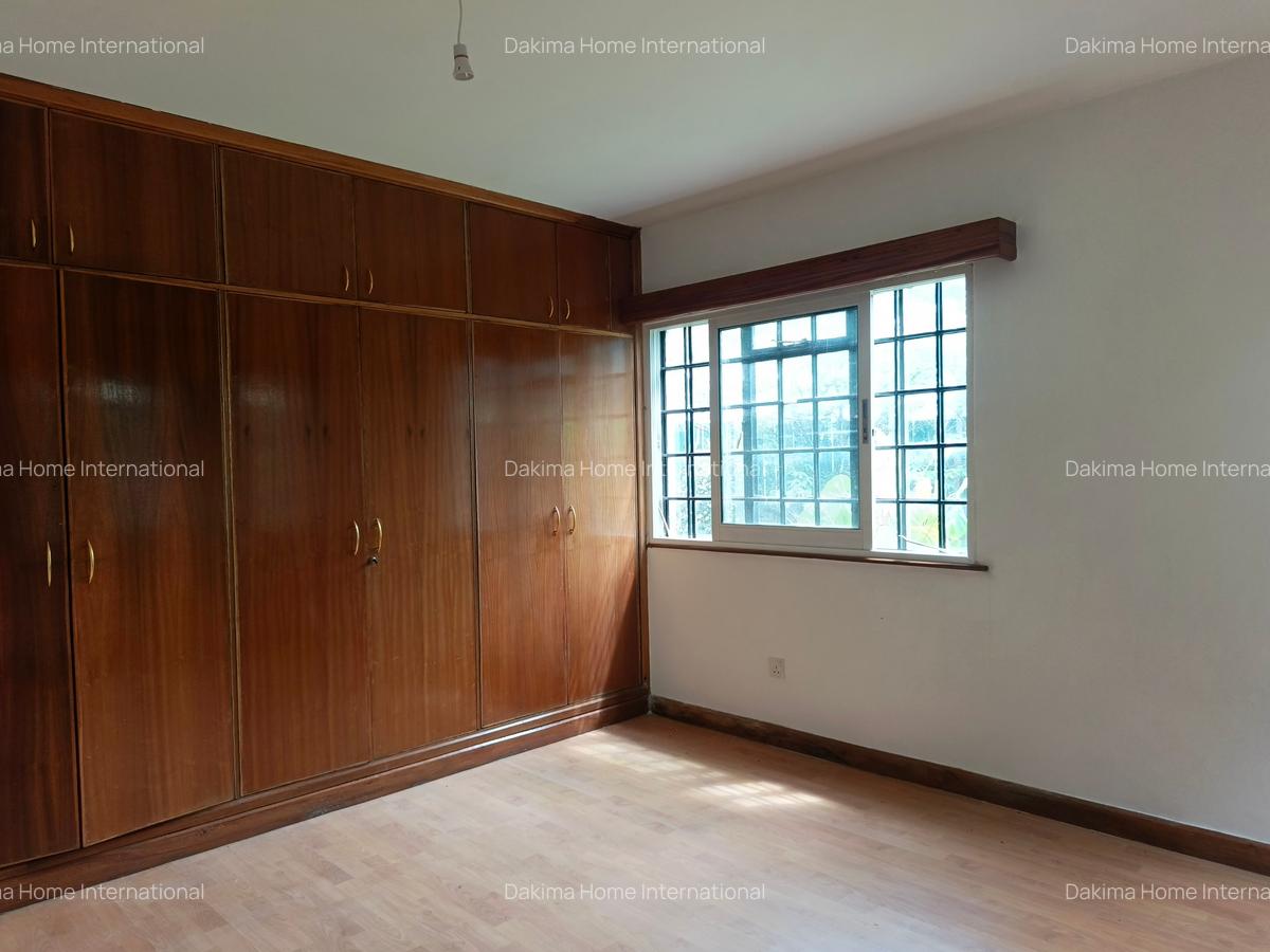 5 Bed Townhouse with En Suite in Runda - 9