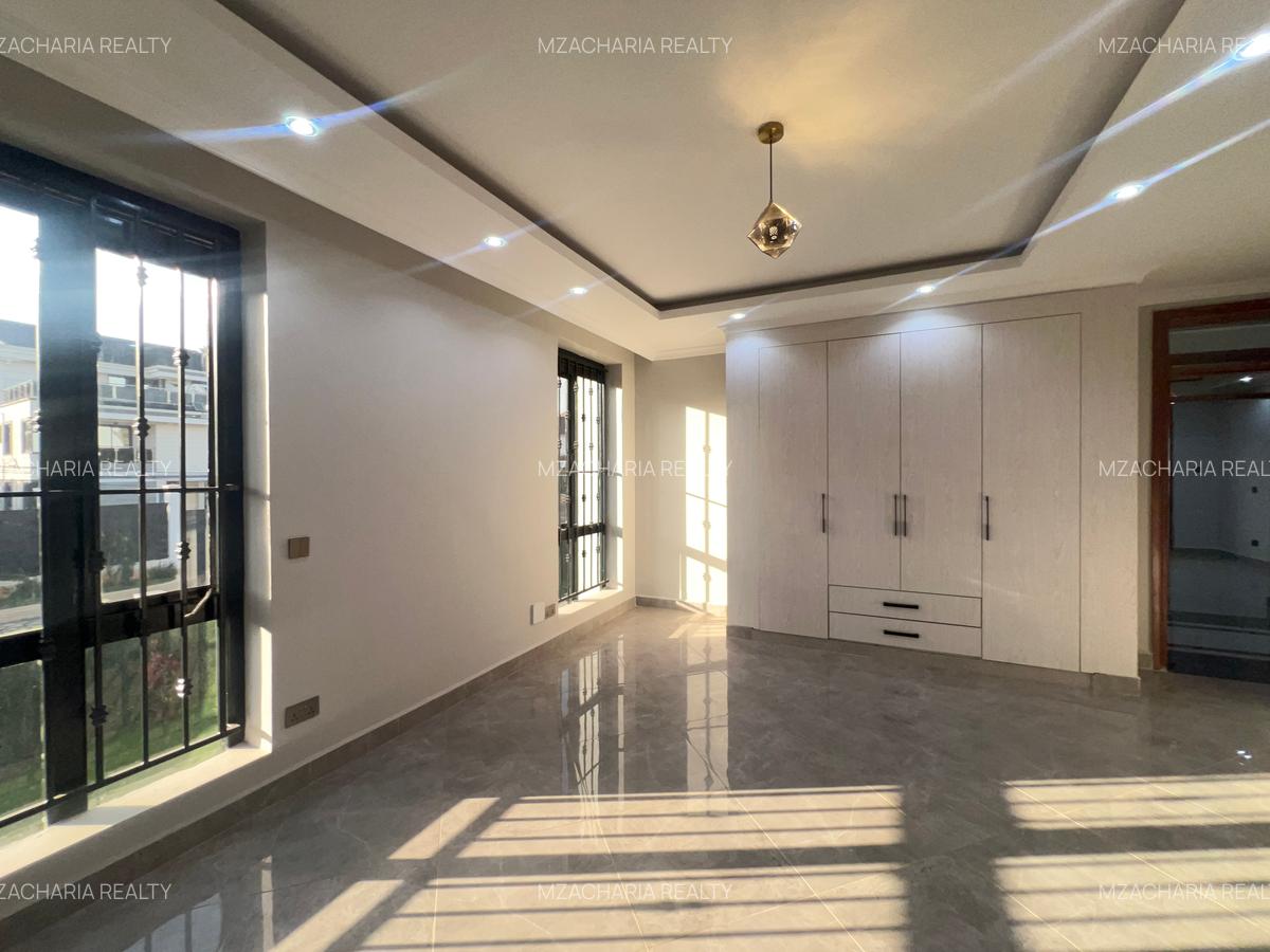 5 Bed Townhouse with Staff Quarters in Runda - 17