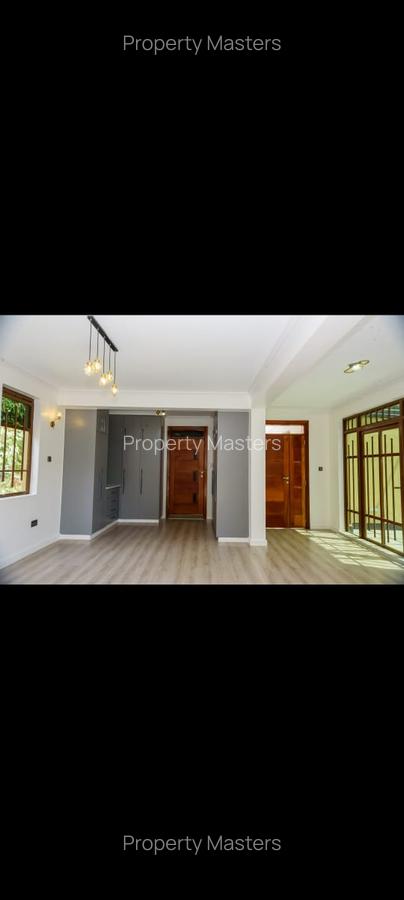 4 Bed Villa with En Suite at Millionaires Corner - 7