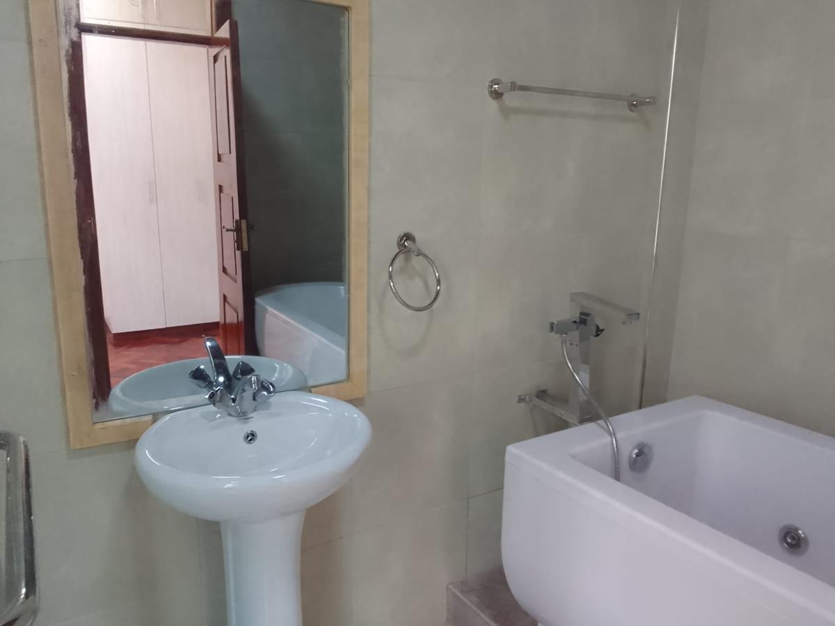4 Bed Townhouse with En Suite in Westlands Area - 17