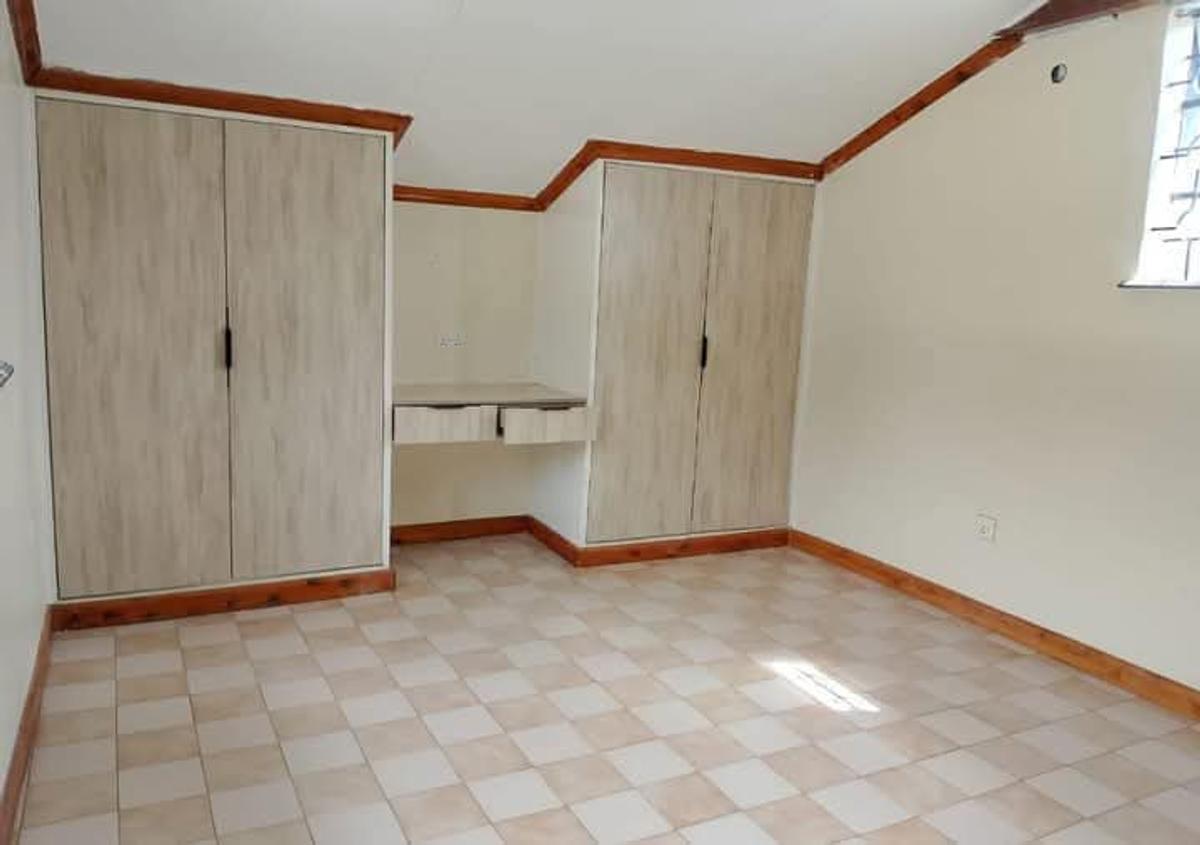 3 Bed Townhouse with En Suite at Kerarapon Road - 3