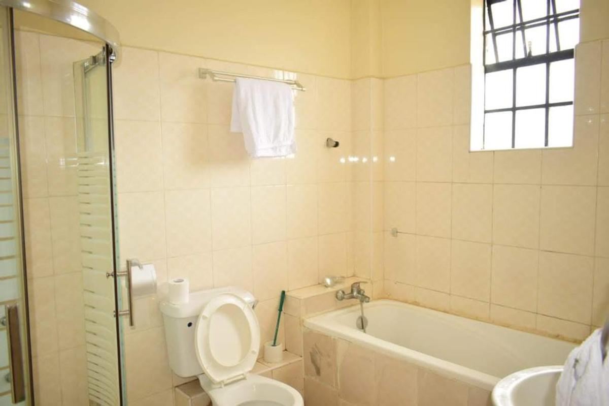 Serviced 2 Bed Apartment with En Suite in Kilimani - 8