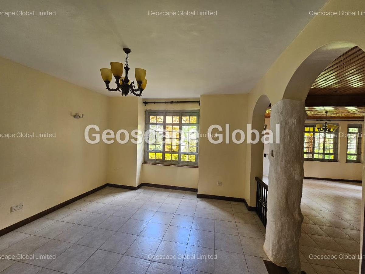 5 Bed House with En Suite in Runda - 2