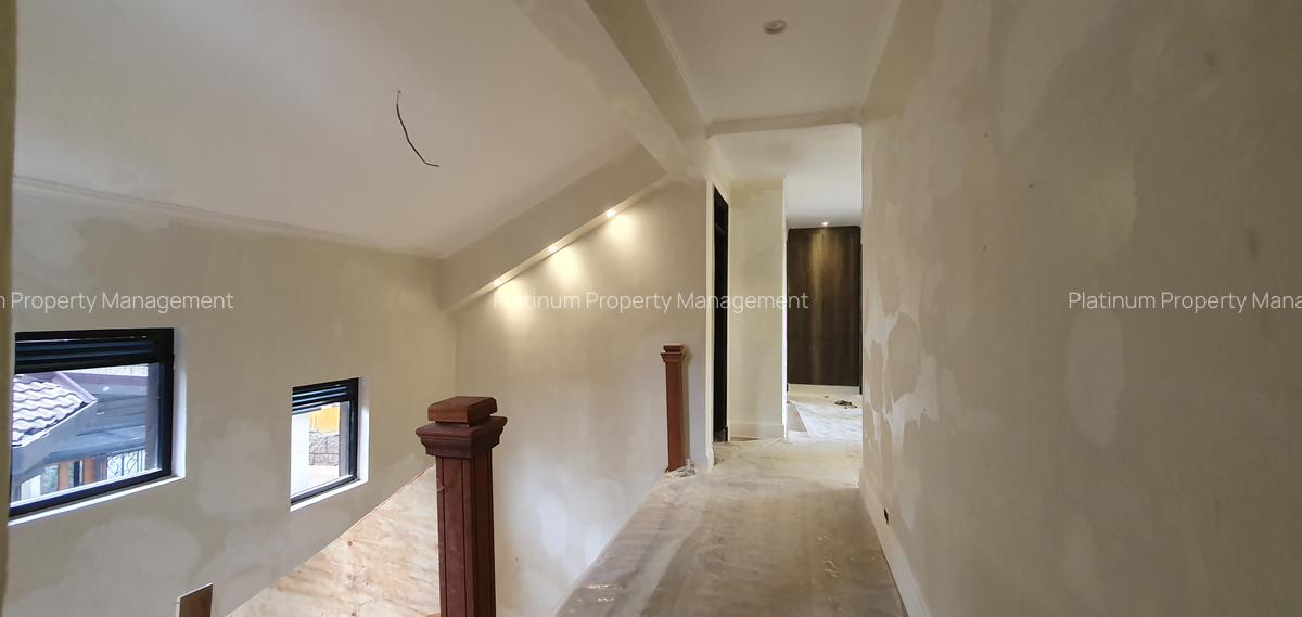 3 Bed House with En Suite at United Nations Avenue - 11