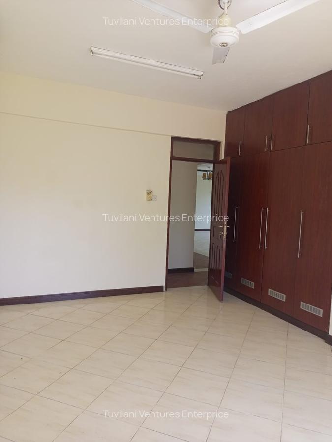 Serviced 3 Bed Apartment with En Suite at Nyali Mombasa - 10