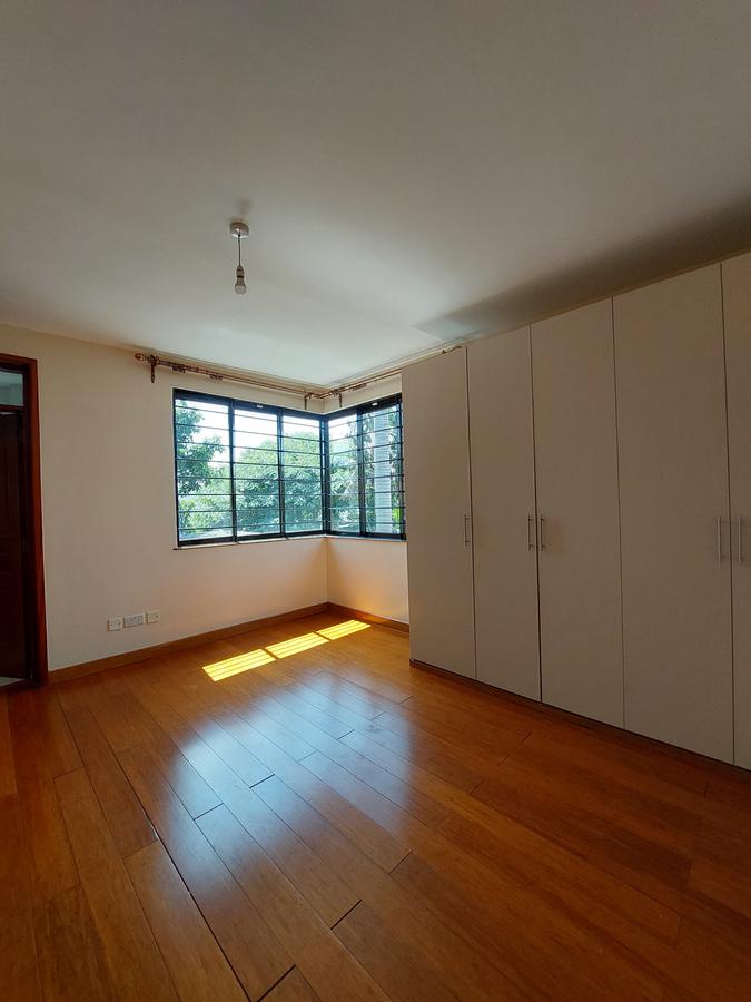 5 Bed Townhouse with En Suite in Lavington - 15