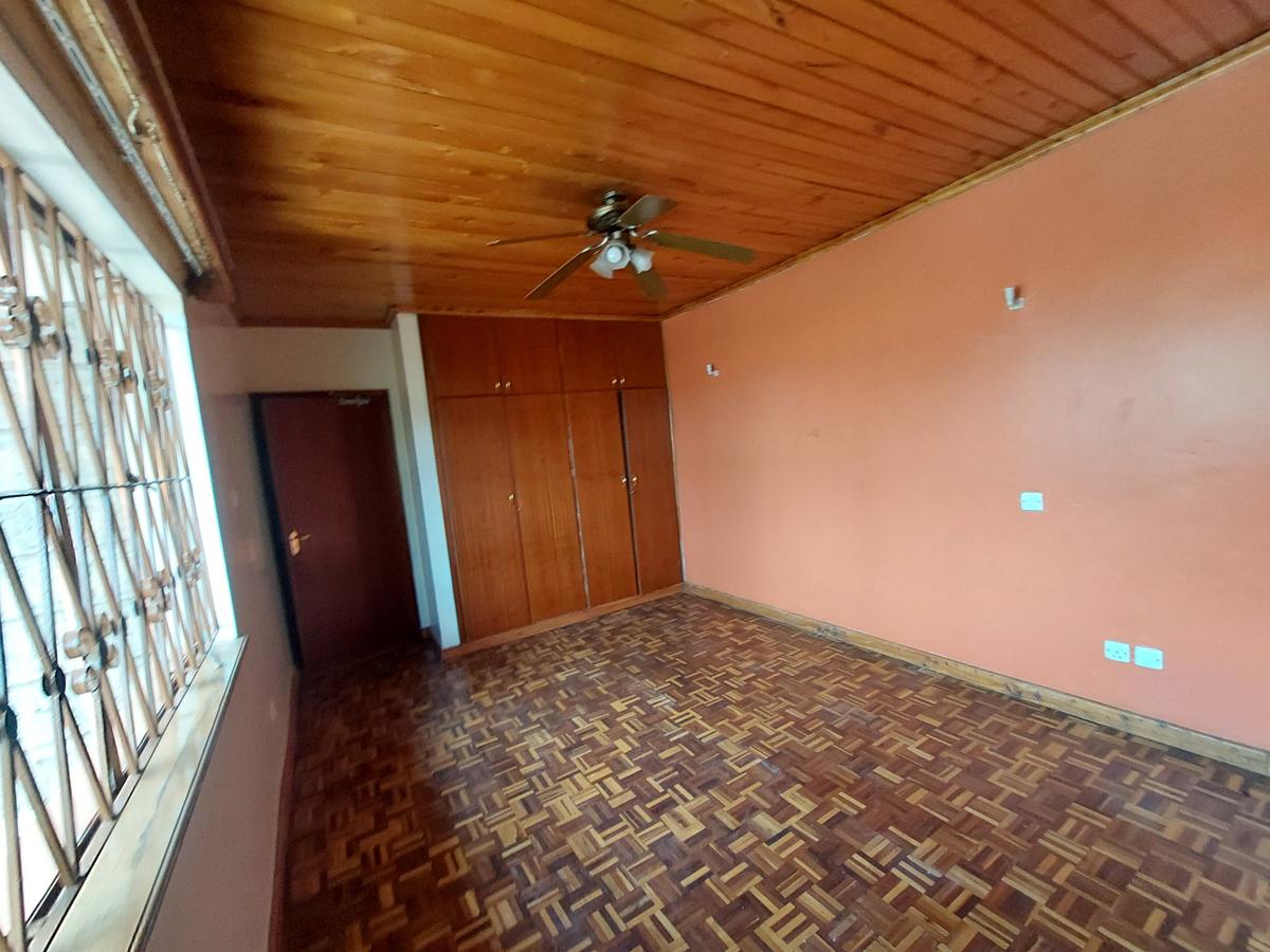 4 Bed Townhouse with En Suite at Musa Road - 15