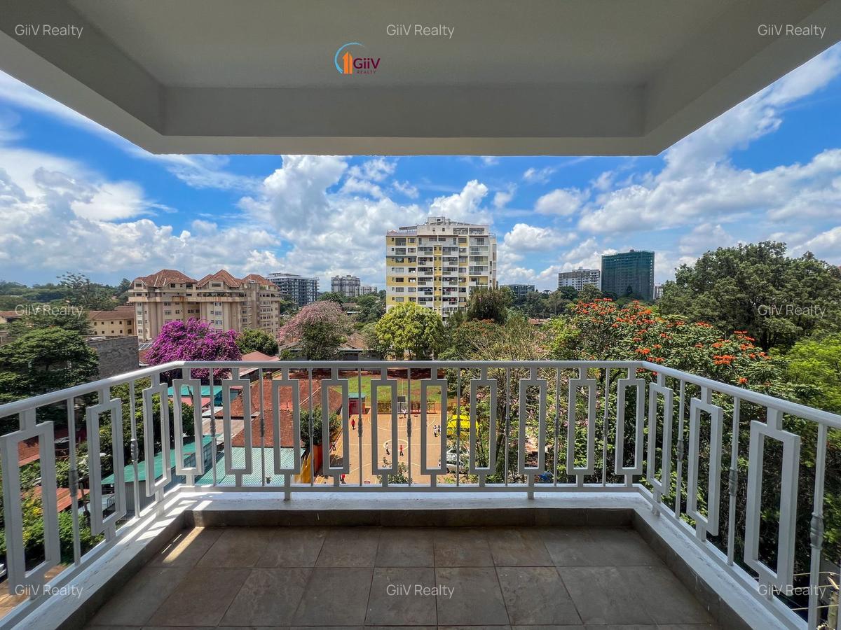 3 Bed Villa with En Suite in Westlands Area - 1