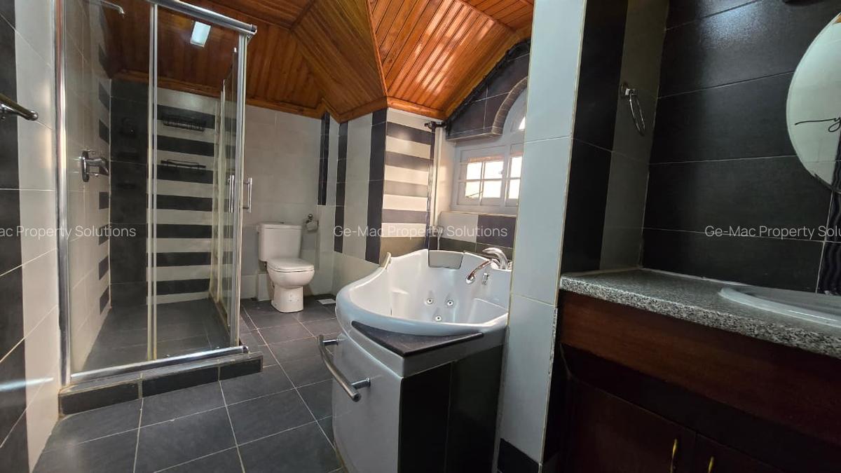 4 Bed House with En Suite in Runda - 10