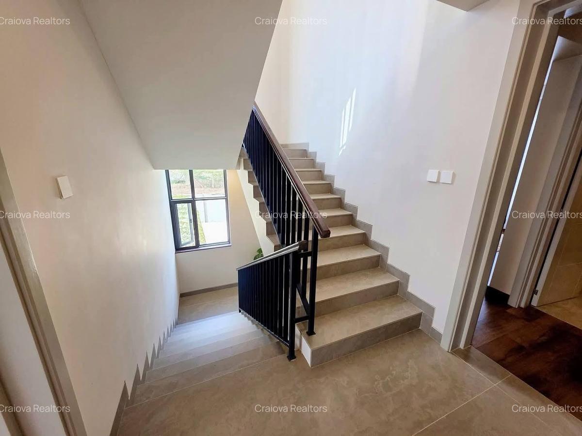 4 Bed Townhouse with En Suite at Links Road - 5