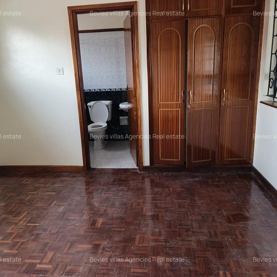 5 Bed Villa with En Suite in Spring Valley - 9