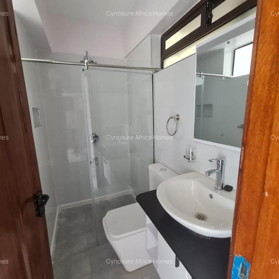 Studio Apartment with En Suite in Ngong Road - 6
