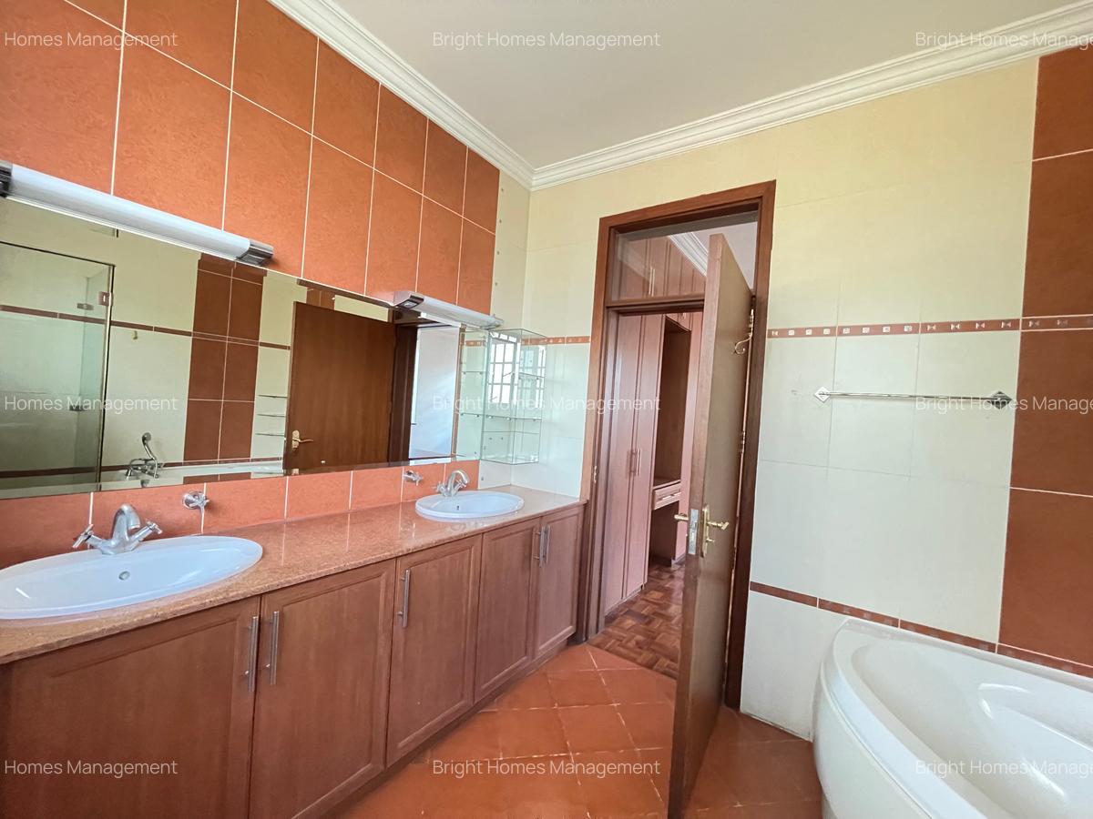 4 Bed Apartment with En Suite in Lavington - 10