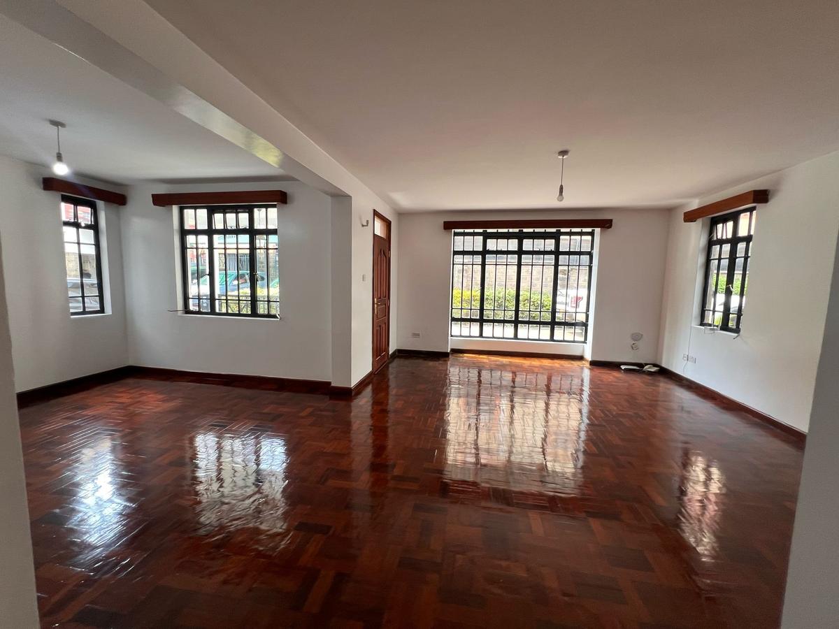 4 Bed Townhouse with En Suite in Lavington - 6
