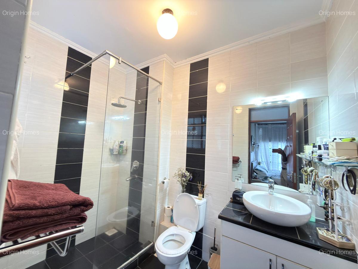 Serviced 2 Bed Apartment with En Suite in Brookside - 14