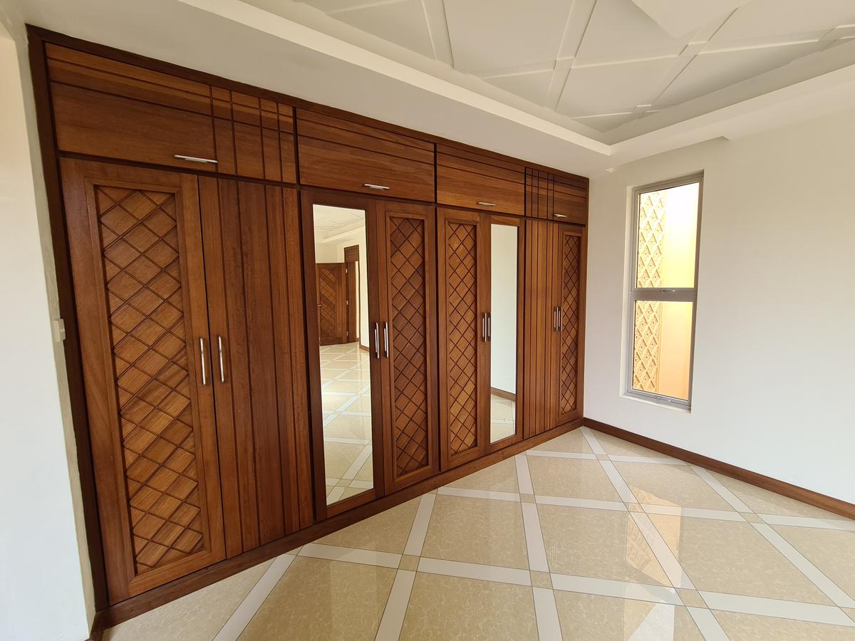 4 Bed Apartment with En Suite in Nyali Area - 8