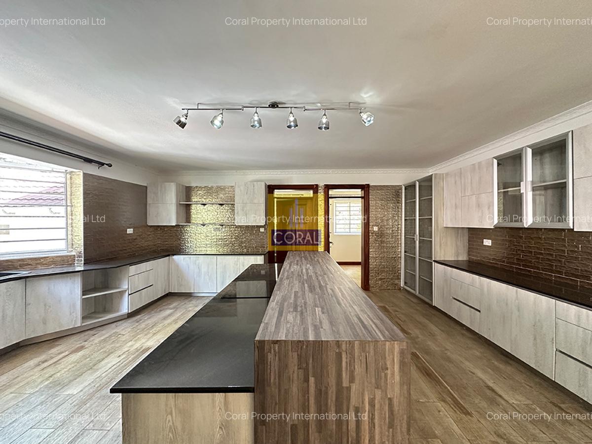 5 Bed Townhouse in Rosslyn - 11